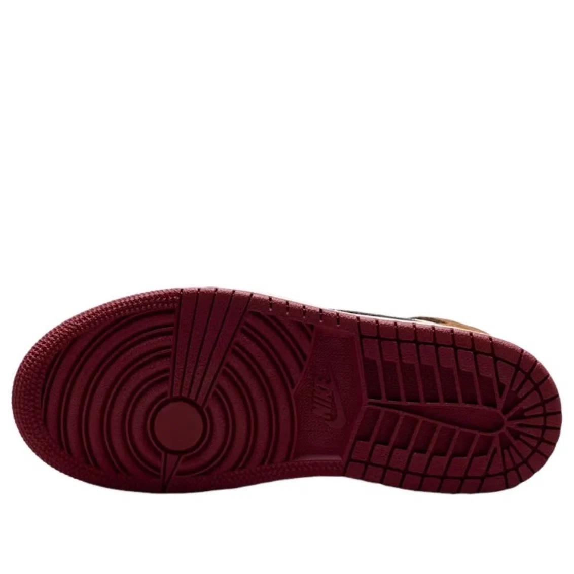 Jordan 1 Retro High OG
Love Letter (PS)