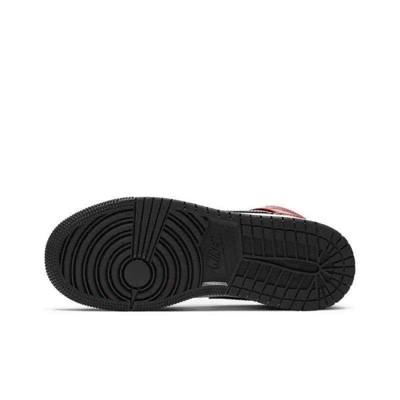 Jordan 1 Mid Chicago Black Toe (GS) size 4Y