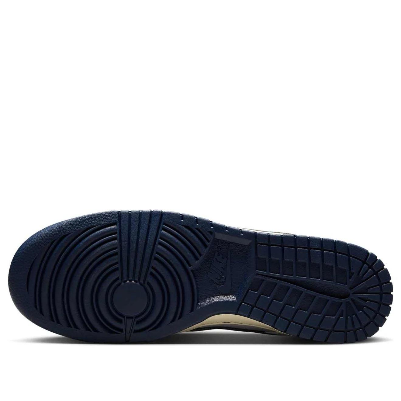 Nike Dunk Low New York Yankees