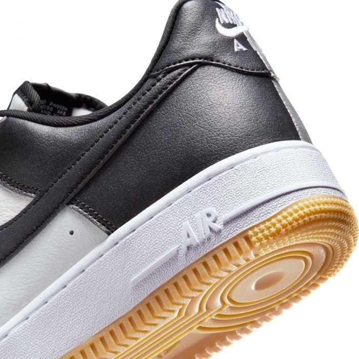 Nike Air Force 1 Low '07 LV8
White Black Metallic Silver