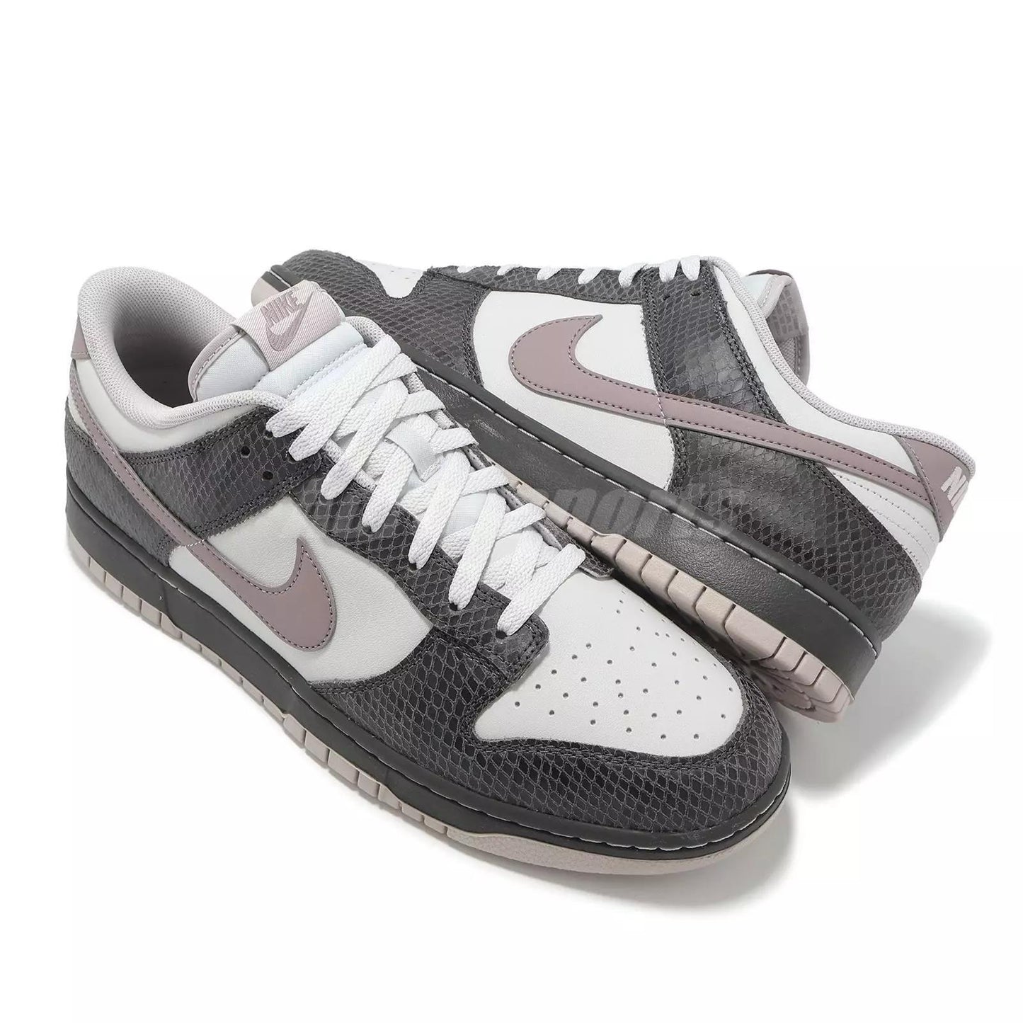 Nike Dunk Low SE Medium Ash Violet Snakeskin