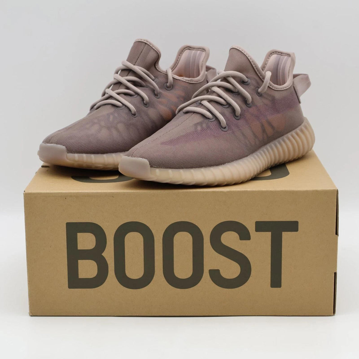 adidas Yeezy Boost 350 V2
Mono Mist