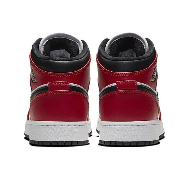 Jordan 1 Mid Chicago Black Toe (GS) size 4Y