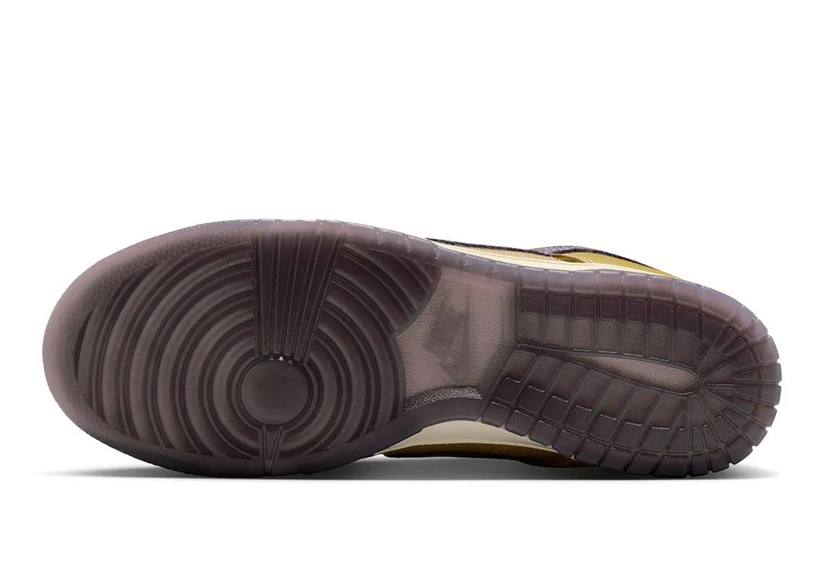 Nike Dunk Low Retro SE
Buff Gold Dark Raisin