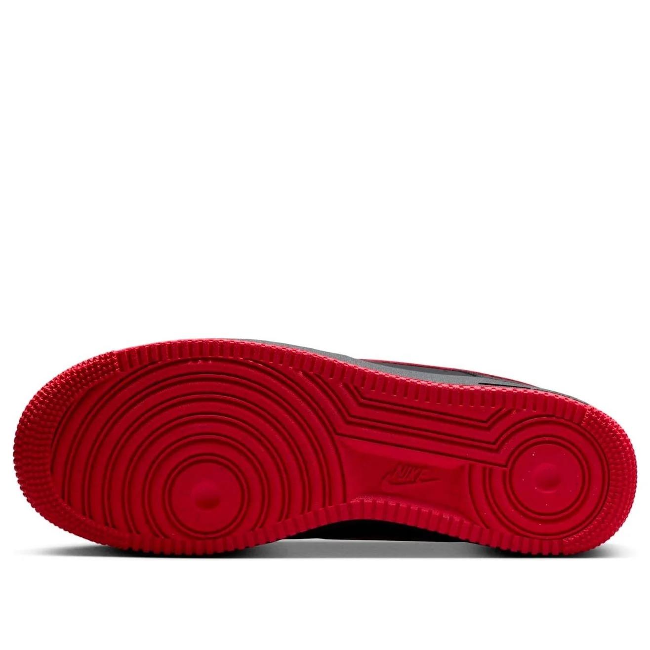 Nike Air Force 1 Low '07 LV8
Vamps