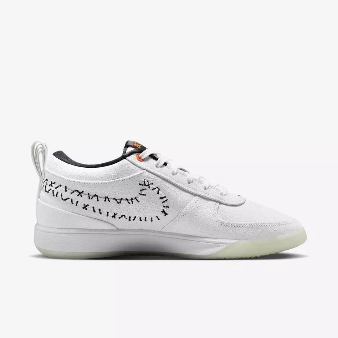 Nike Book 1 The Nightmare Before Christmas