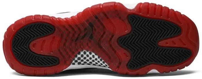 Jordan 11 Retro Playoffs Bred (2019) (GS) size 6Y/7.5WMNS