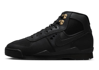 Nike Baltoro 
Black Metallic Gold
