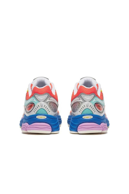 Saucony ProGrid Omni 9 
Orange Multi