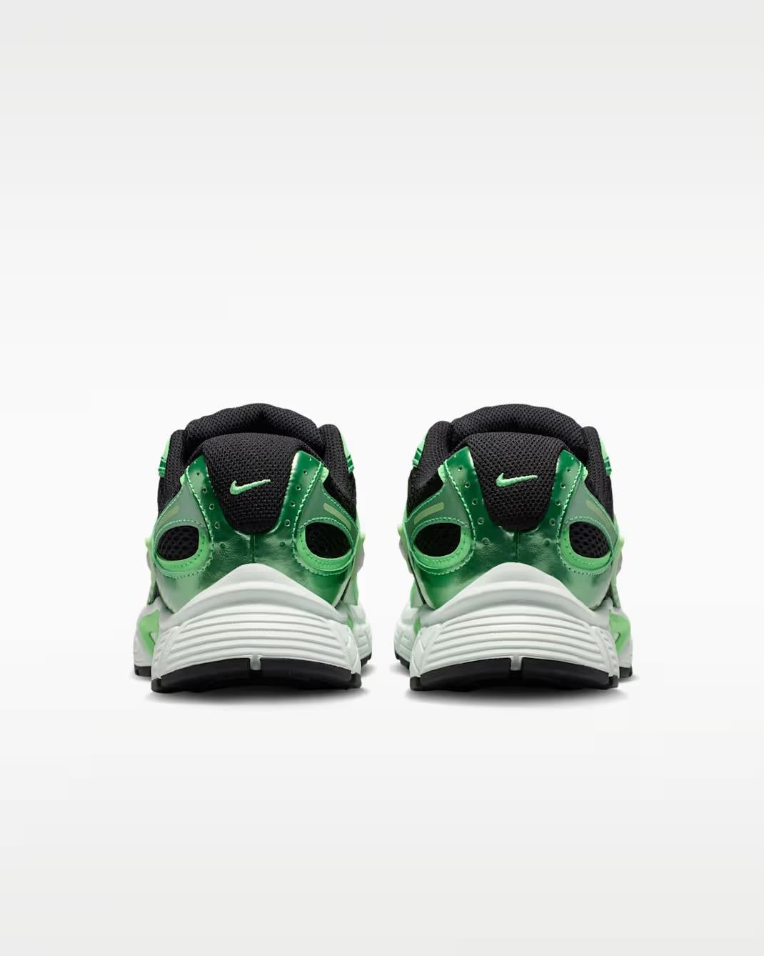Nike V5 RNR 
Women's Shoes with Reflective Accents