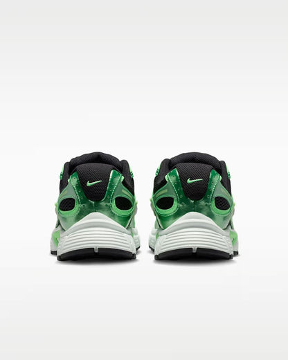 Nike V5 RNR 
Women's Shoes with Reflective Accents
