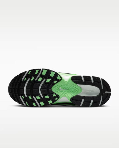 Nike V5 RNR 
Women's Shoes with Reflective Accents