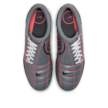 Nike Total 90 3 
Smoke Grey Bright Crimson