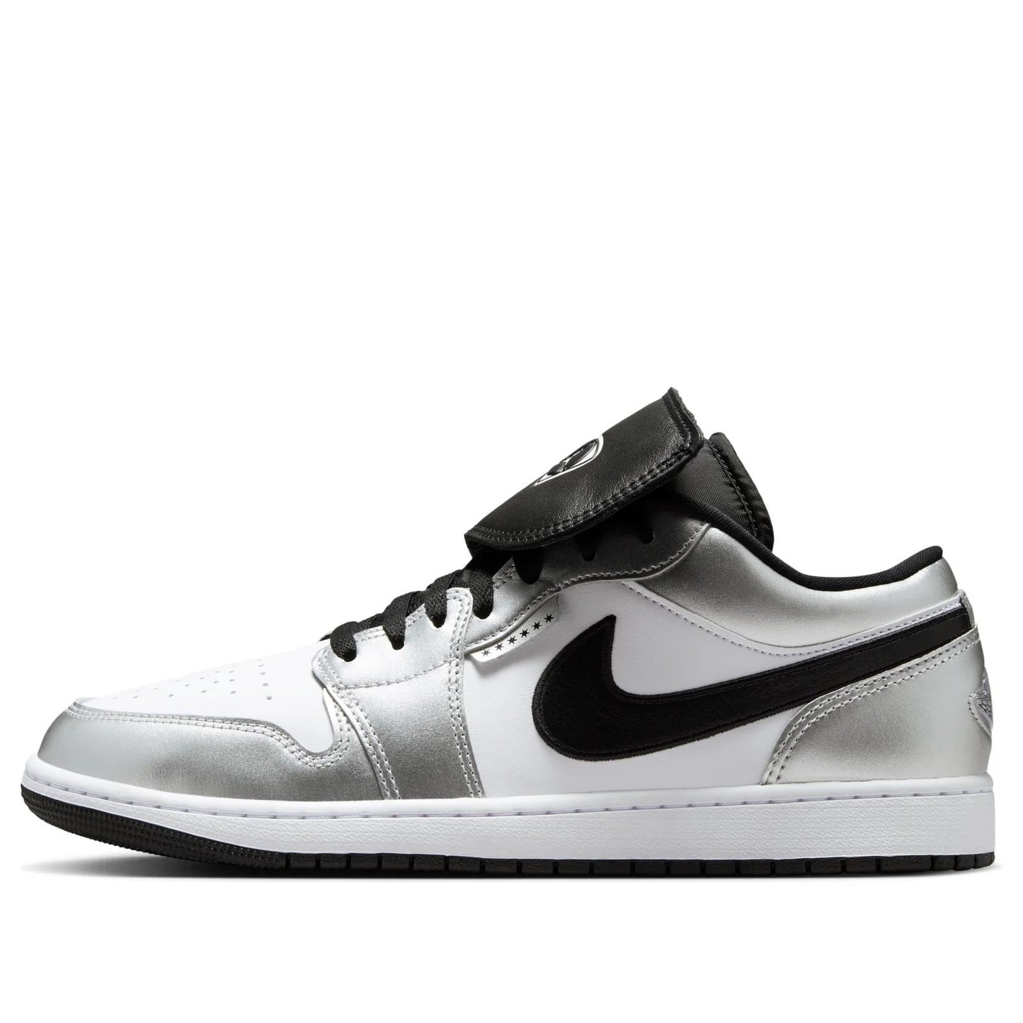 Jordan 1 Low SE 
Metallic Silver Tiempo