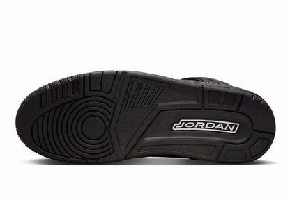 Jordan Spizike Low 
Black Metallic Silver