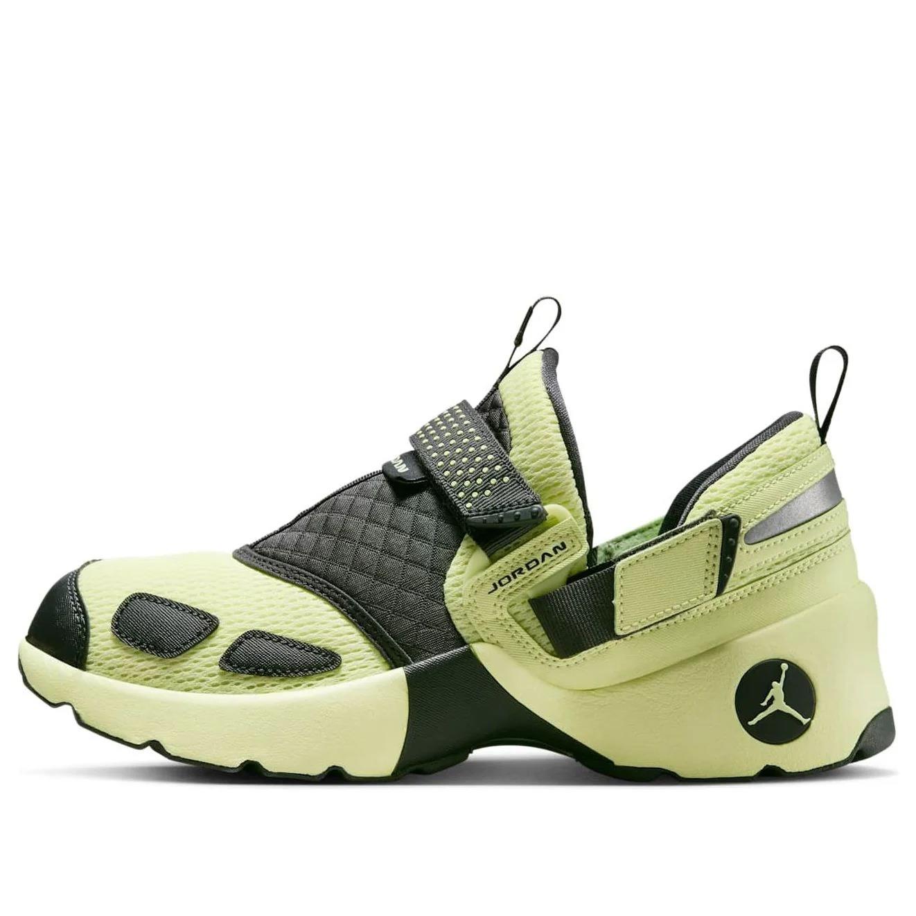 Jordan Trunner LX Luminous Green (Women's) HQ2164-302