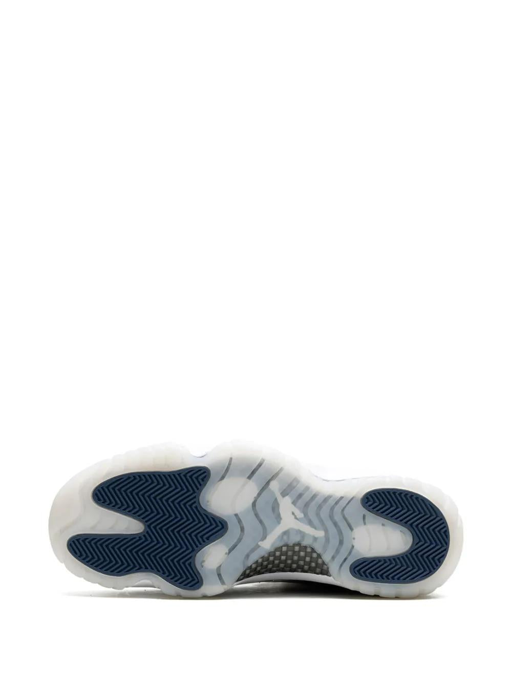 Jordan 11 Retro Low Diffused Blue