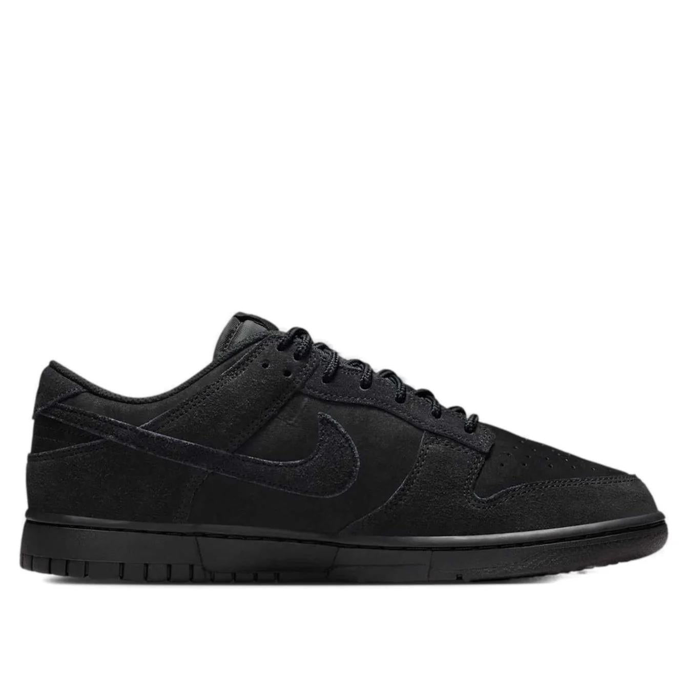 Nike Dunk Low SE Triple Black