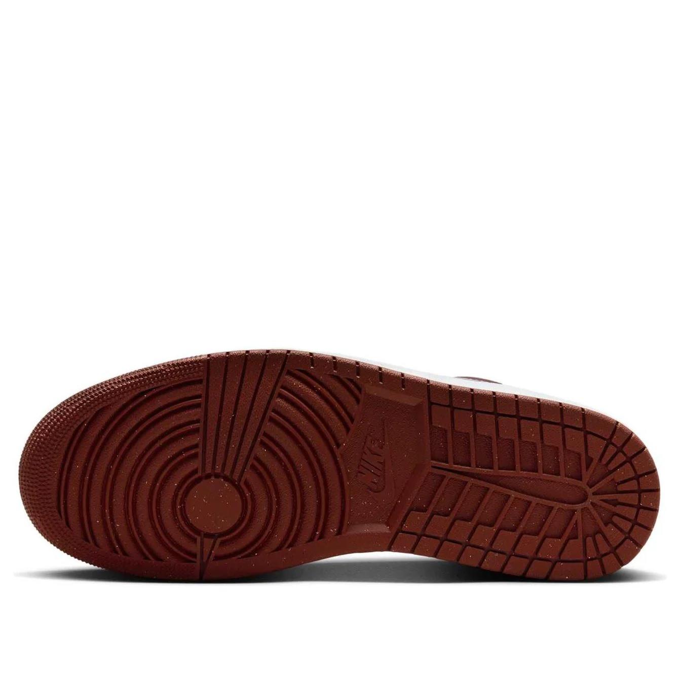 Jordan 1 Low SE Dark Pony