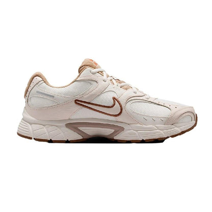 Nike V5 RNR 
Sail Pale Ivory Light British Tan