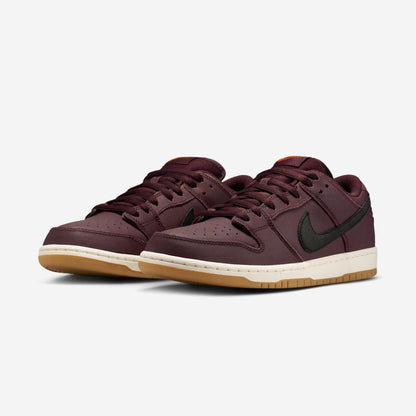 Nike SB Dunk Low Pro 
Burgundy Crush
