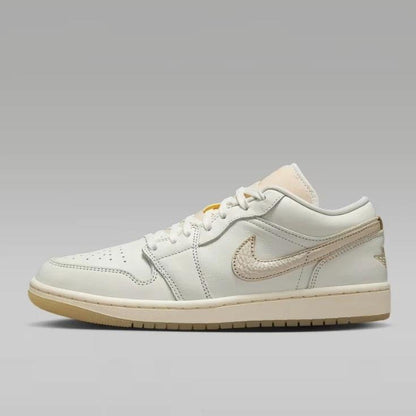 Jordan 1 Low SE Metallic Team Gold (Women's)