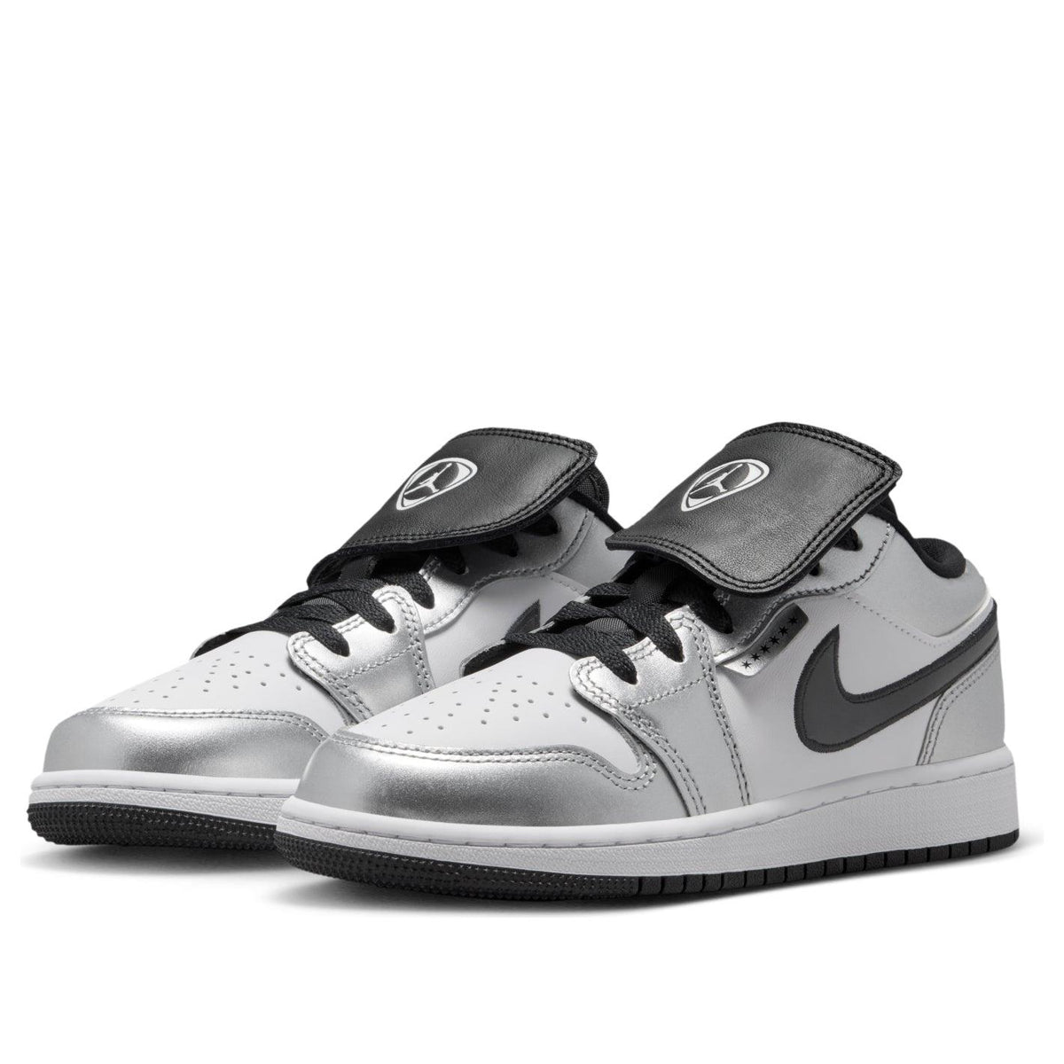 Jordan 1 Low SE 
Metallic Silver Tiempo (GS)