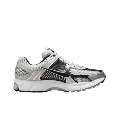 Nike Zoom Vomero 5Metallic Silver Black
