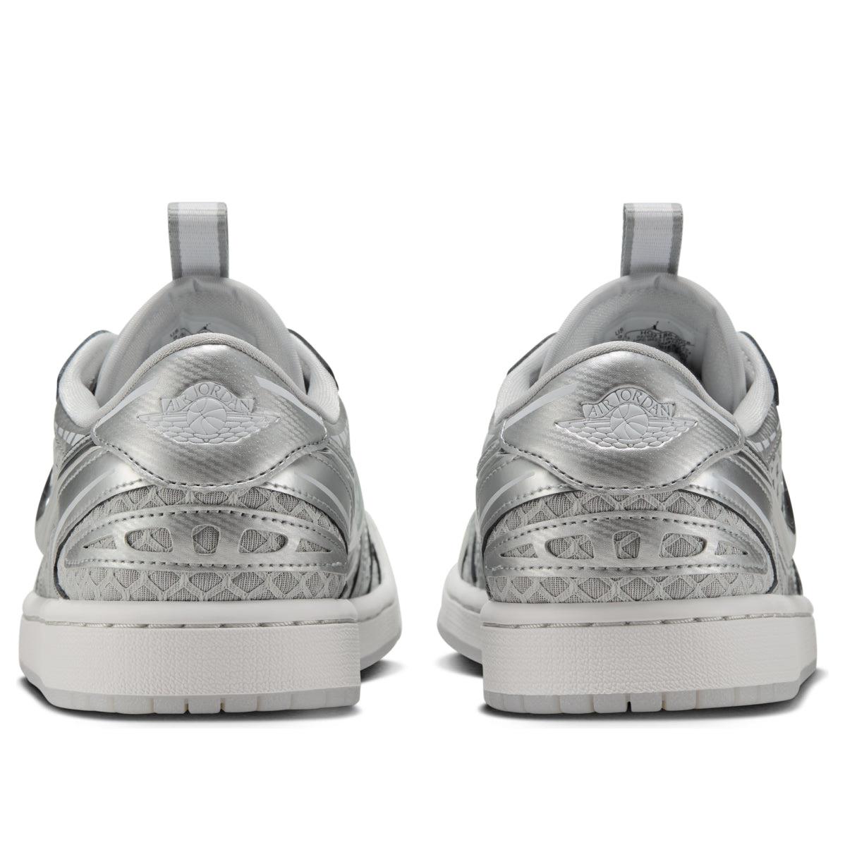 Jordan 1 Low Method of Make V3 
Metallic Silver (Women's)