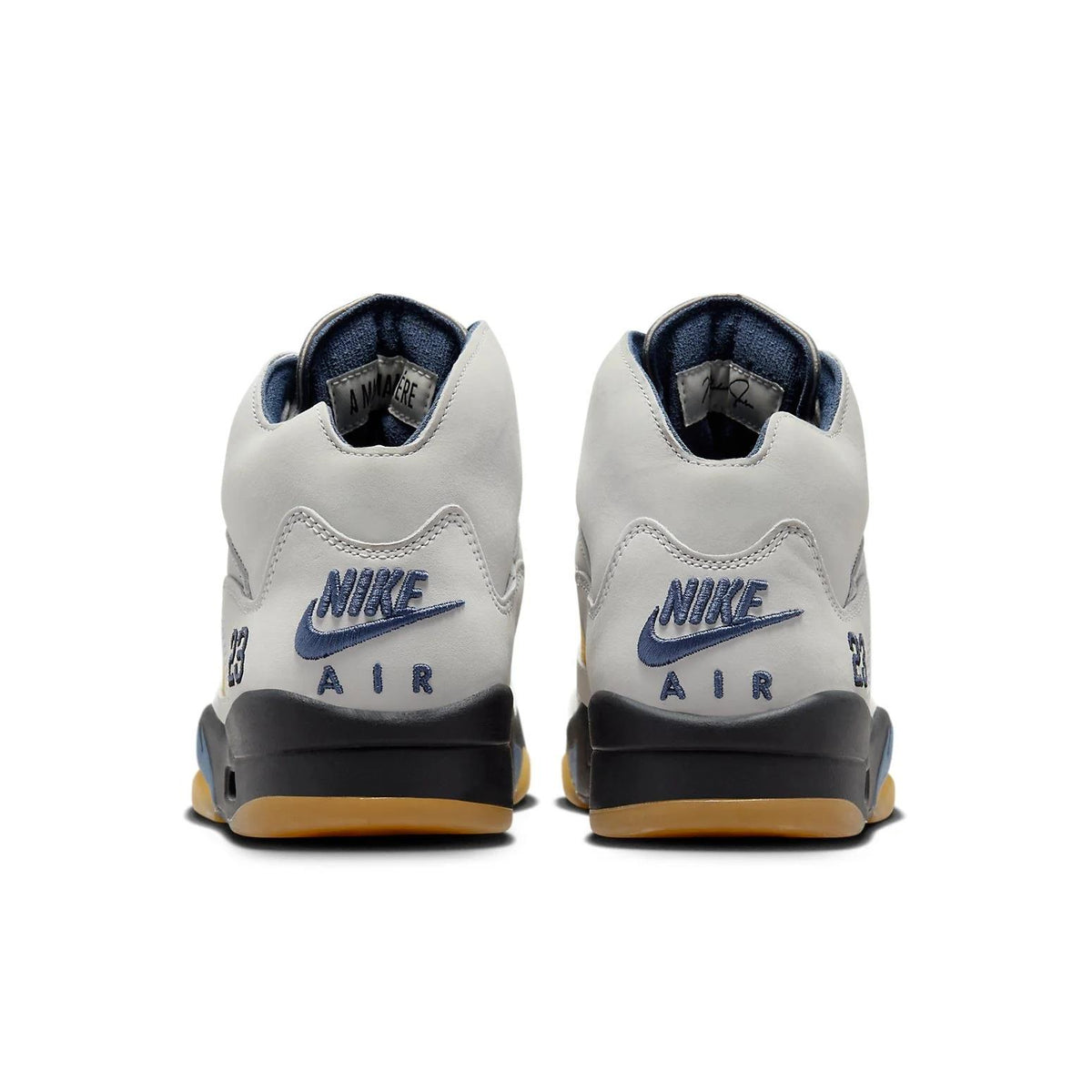 Jordan 5 Retro 
A Ma Maniére Dawn (Women's)