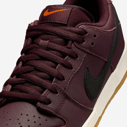 Nike SB Dunk Low Pro 
Burgundy Crush