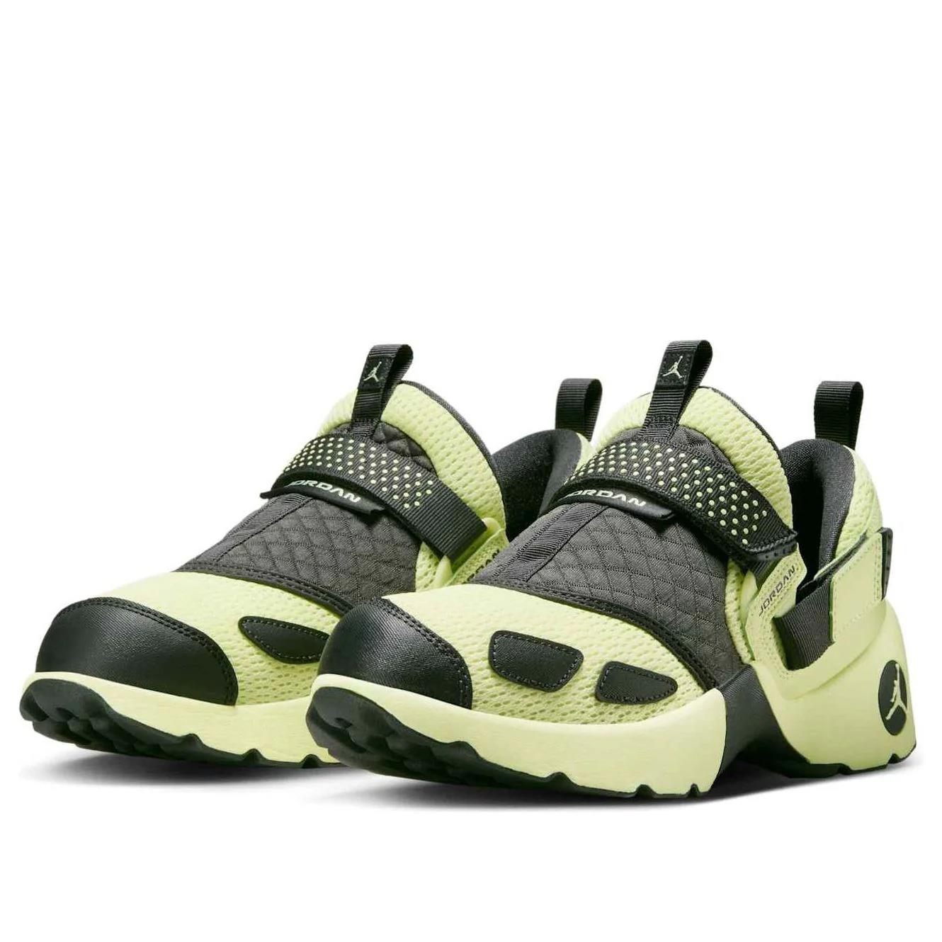 Jordan Trunner LX Luminous Green (Women's) HQ2164-302