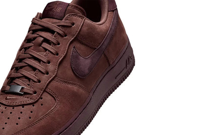 Nike Air Force 1 Low Retro Premium QS 
Red Sepia Mahogany Badgeless