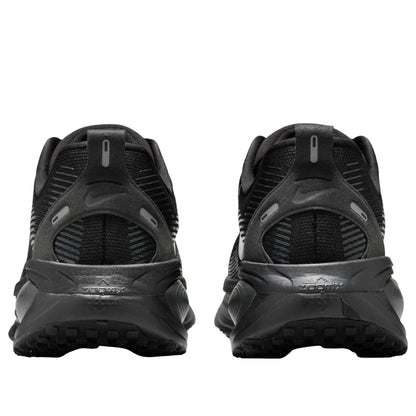 Nike Vomero 18 
Black Dark Smoke Grey Light Smoke Grey