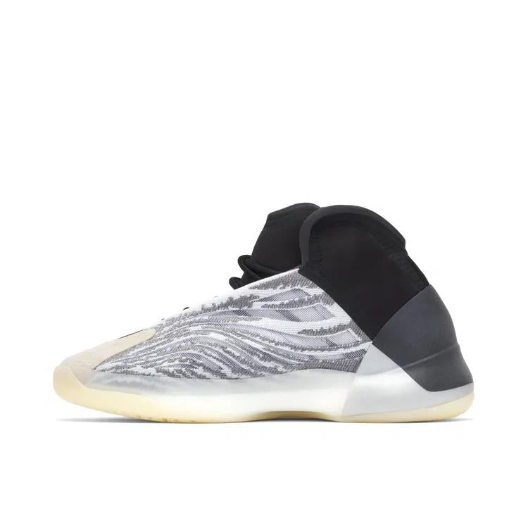 adidas Yeezy QNTM 
(Lifestyle Model)
