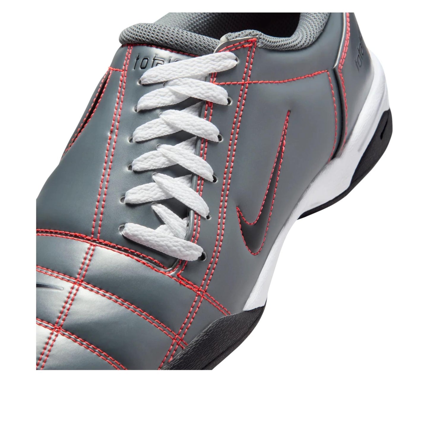 Nike Total 90 3 
Smoke Grey Bright Crimson