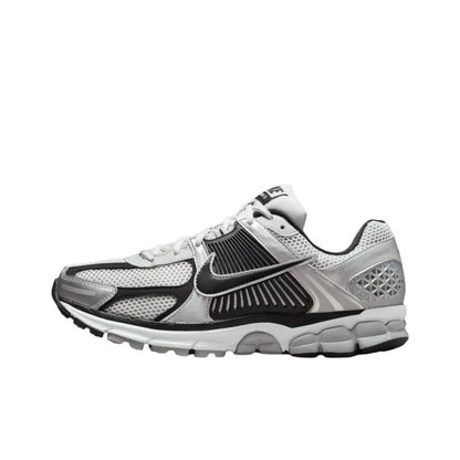 Nike Zoom Vomero 5Metallic Silver Black