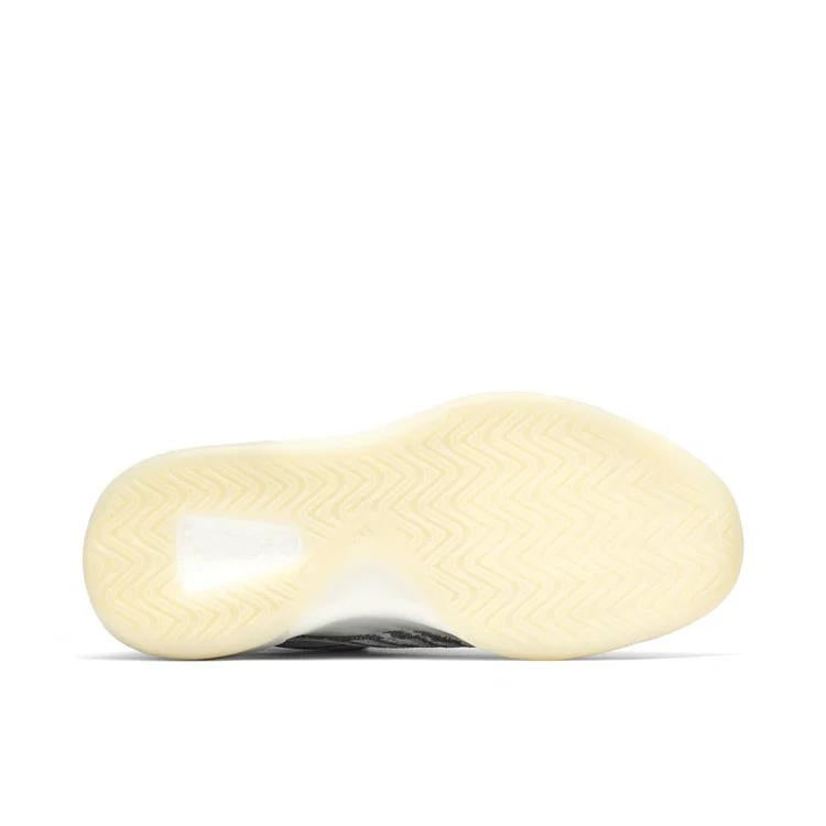 adidas Yeezy QNTM 
(Lifestyle Model)