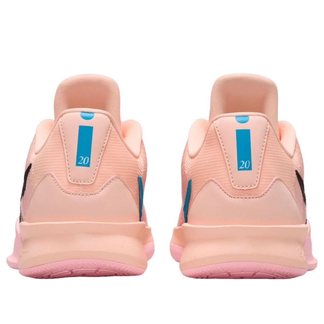 Nike Sabrina 3 
Twin (Women's)