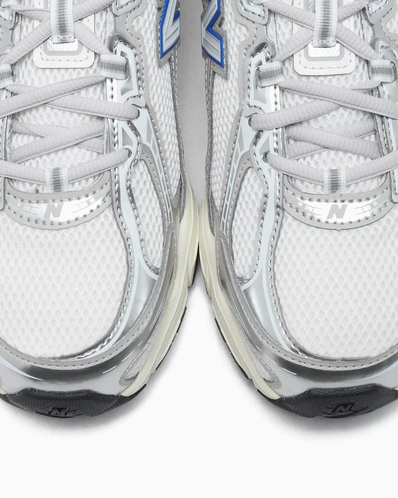 New Balance 740 
Blue Bird Angora