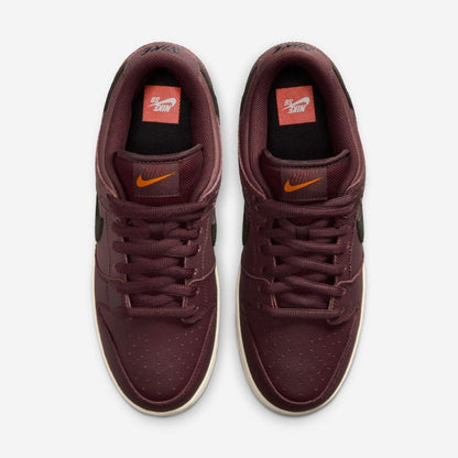 Nike SB Dunk Low Pro 
Burgundy Crush