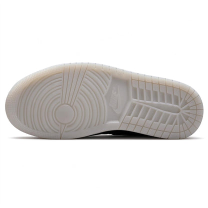 Jordan 1 Low Method of Make V3 
Metallic Silver (Women's)