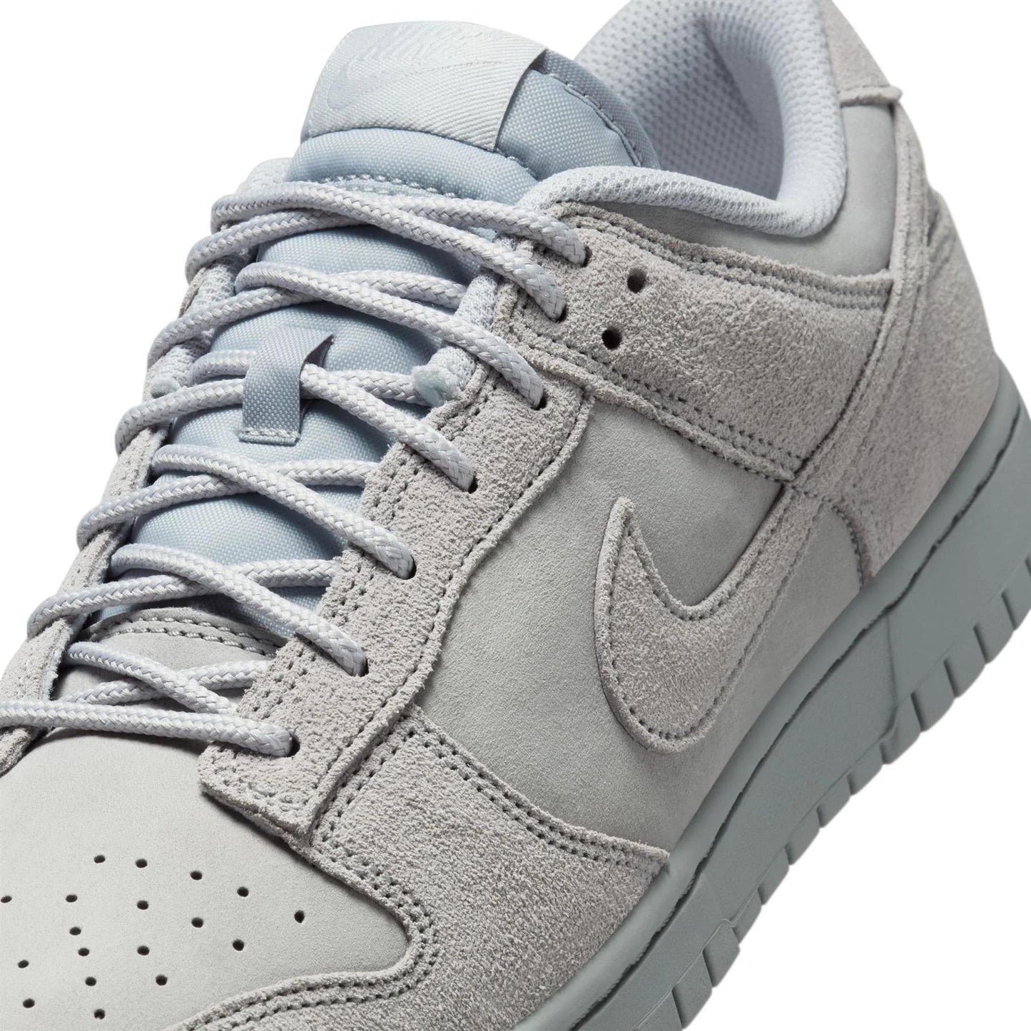 Nike Dunk Low SE Wolf Grey