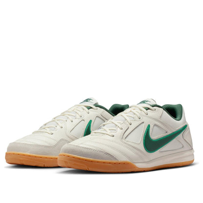 Nike Gato 
Sail Stadium Green Fir