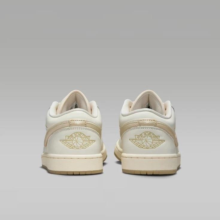 Jordan 1 Low SE Metallic Team Gold (Women's)