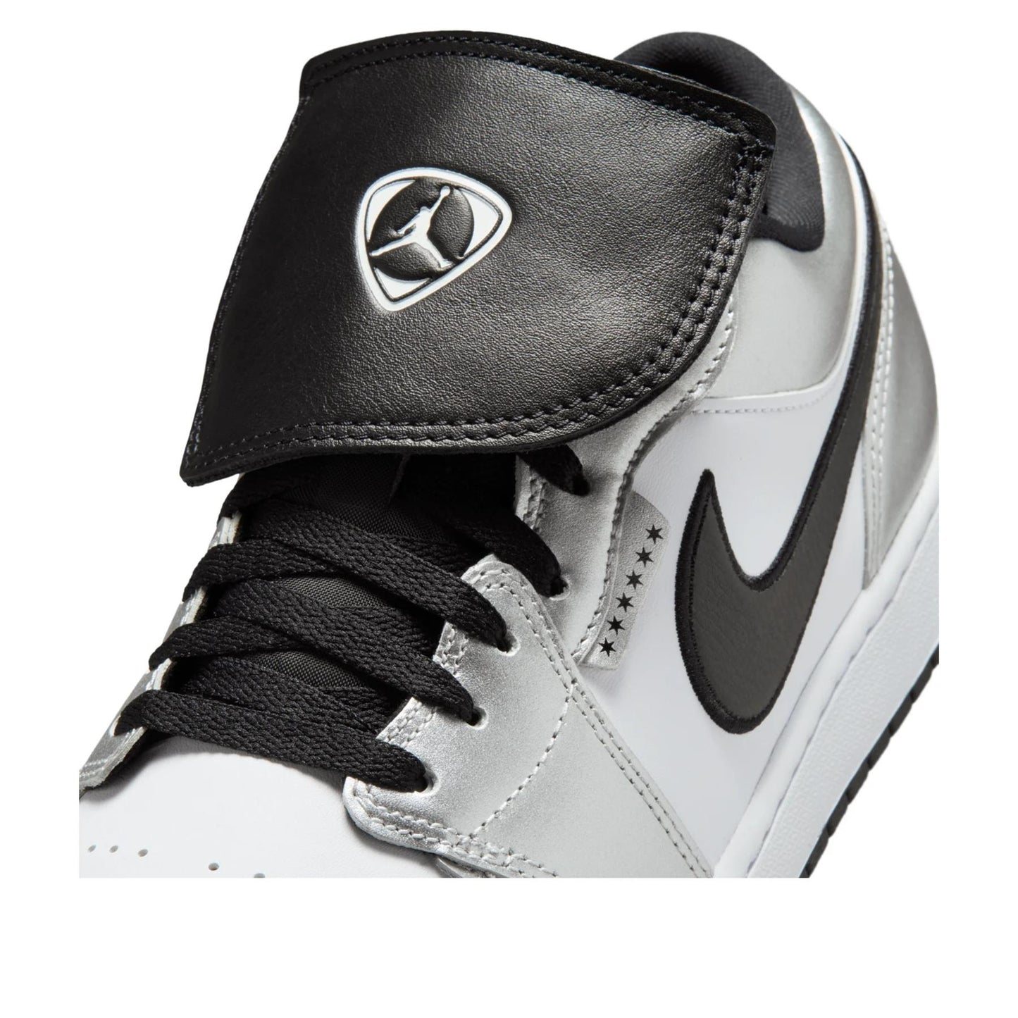 Jordan 1 Low SE 
Metallic Silver Tiempo