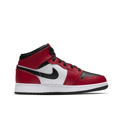 Jordan 1 Mid Chicago Black Toe (GS) size 4Y