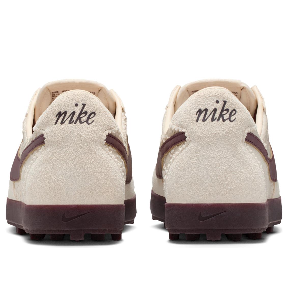 Nike Astro Grabber Leather SE 
Light Cream Burgundy Crush (Women's)