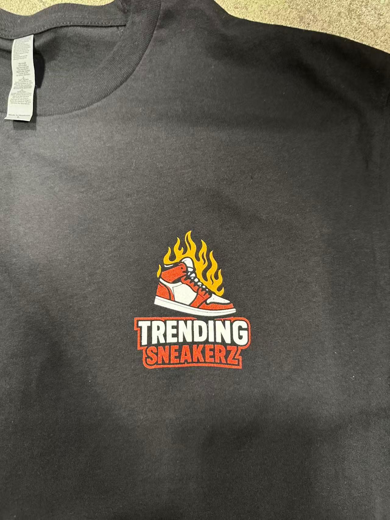 Trending Sneakerz Basic Tee Black