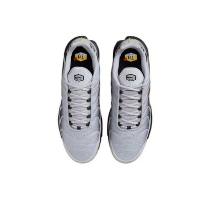 Nike Air Max Plus 
Wolf Grey Picante Red